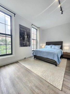 Chic Loft Near River - Sleep 6